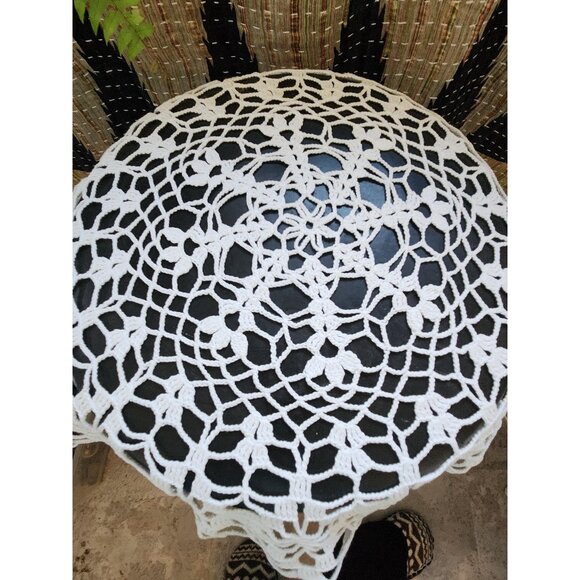 Two Round White Cotton Crochet Doilies Flower Table Decor Accent Doilies - Picture 1 of 10